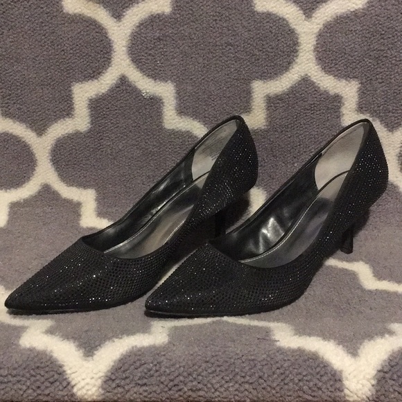 Metaphor Shoes - Black heels